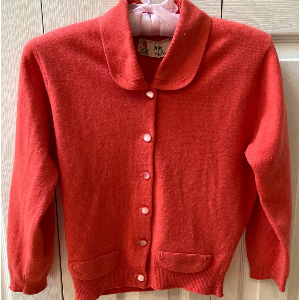 Vintage 50s Pringle of Scotland  red 100% cashmere collar pocket flaps cardigan